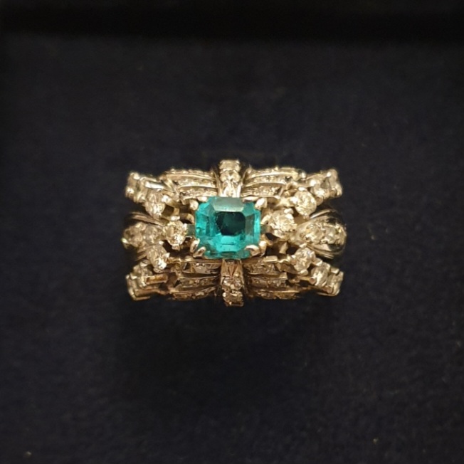 anello platino deco smeraldo brillanti 