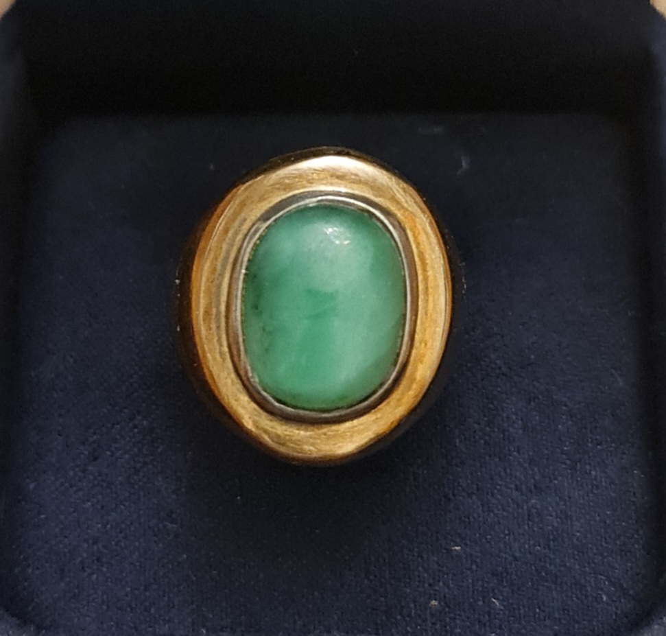 anello oro giada cabochon